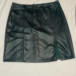 ⭐️EUC⭐️ Faux Leather Look
